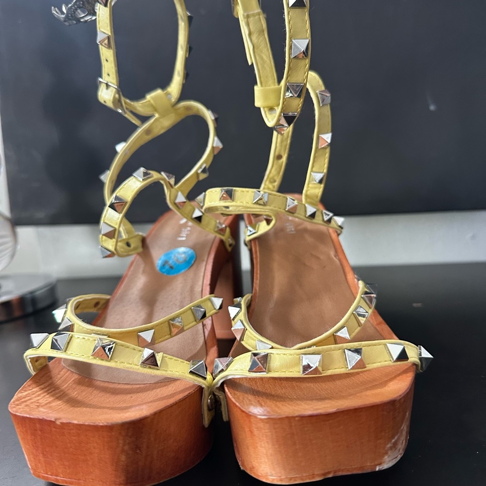 🆕Madden Girl CANNON Studded Block Heels - Picture 4 of 10